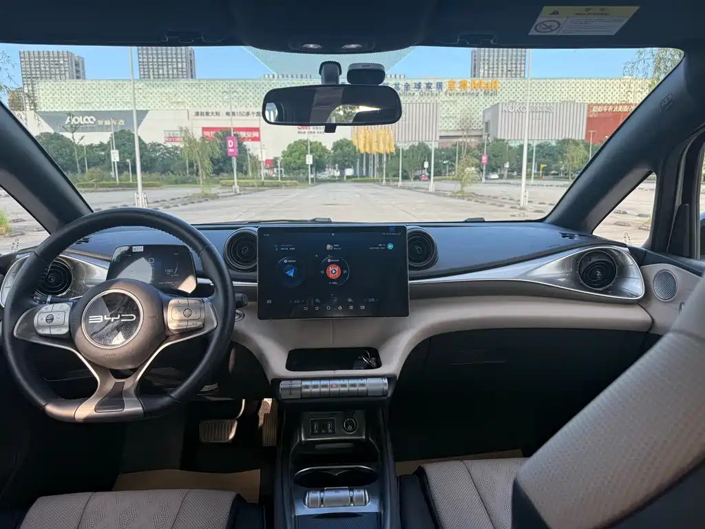 BYD Dolphin 2024
