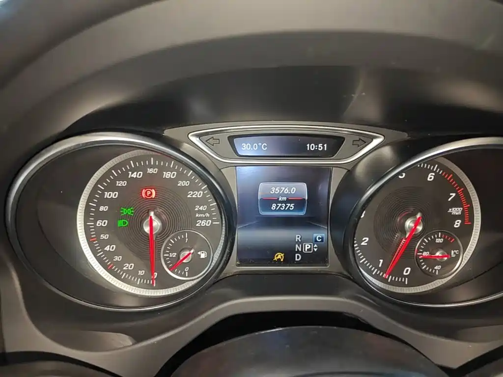Mercedes-Benz GLA 2018 — фото 12