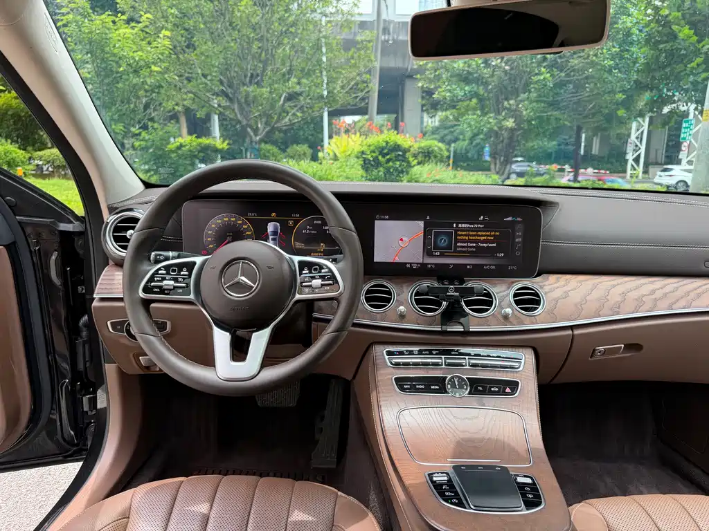 Mercedes-Benz E-Class 2020 — фото 15