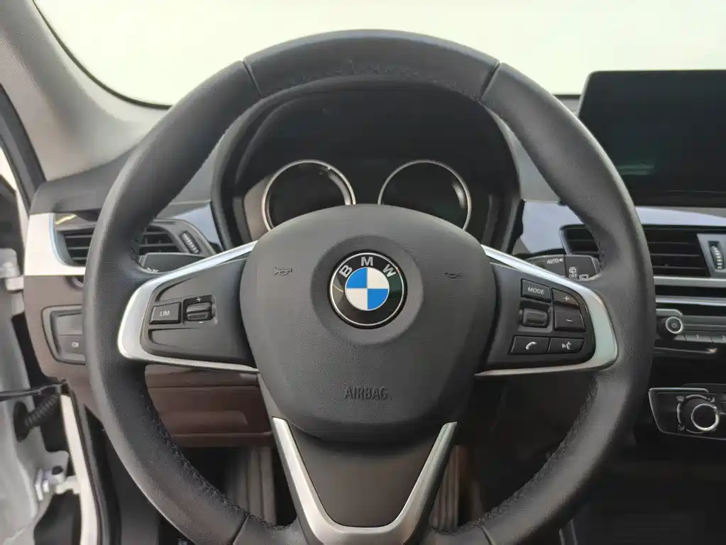 BMW X1 2022 — фото 8