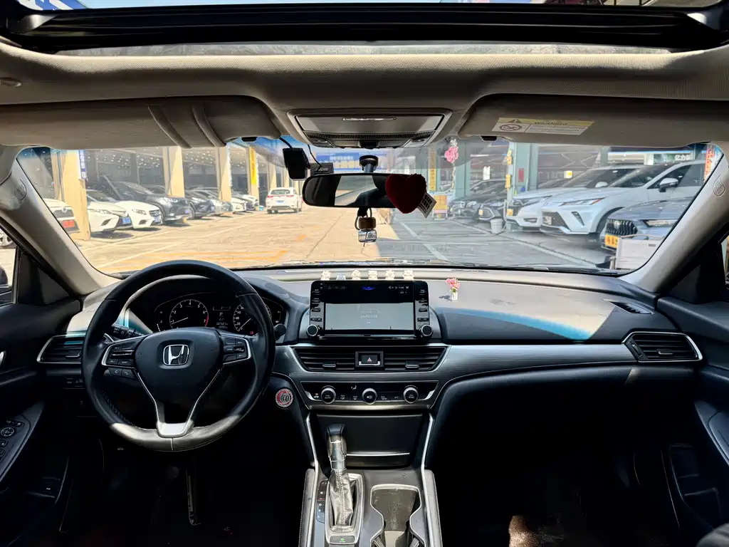 Honda Accord 2021 — фото 13