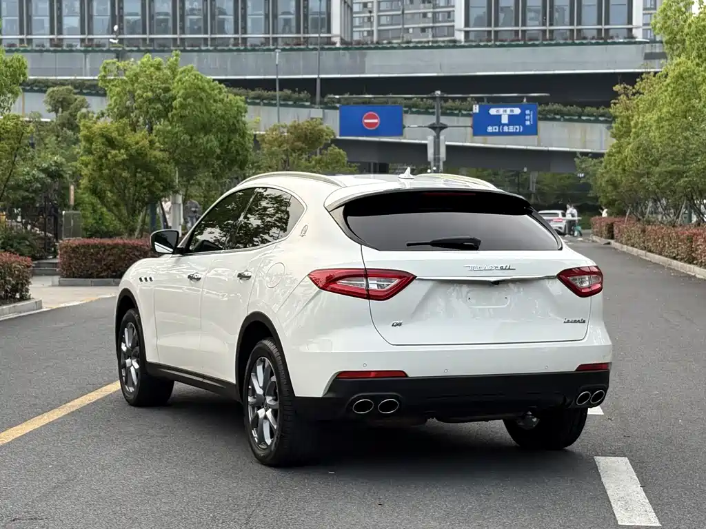 Maserati Levante 2020 — фото 20