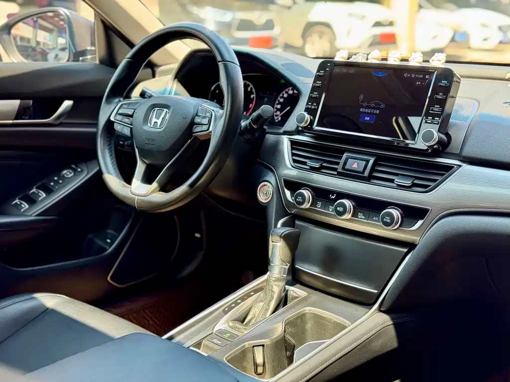 Honda Accord 2021 — фото 17
