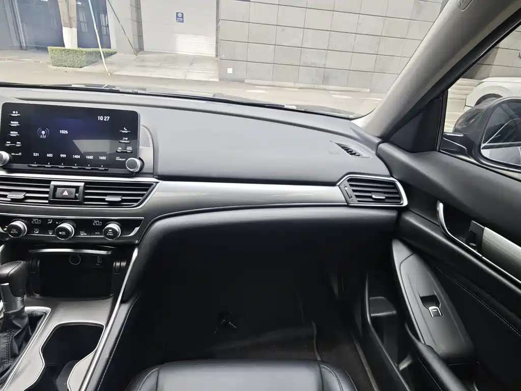 Honda Accord 2020 — фото 10