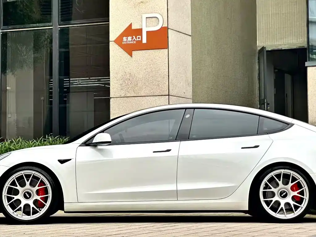 Tesla Model 3 2021 — фото 7