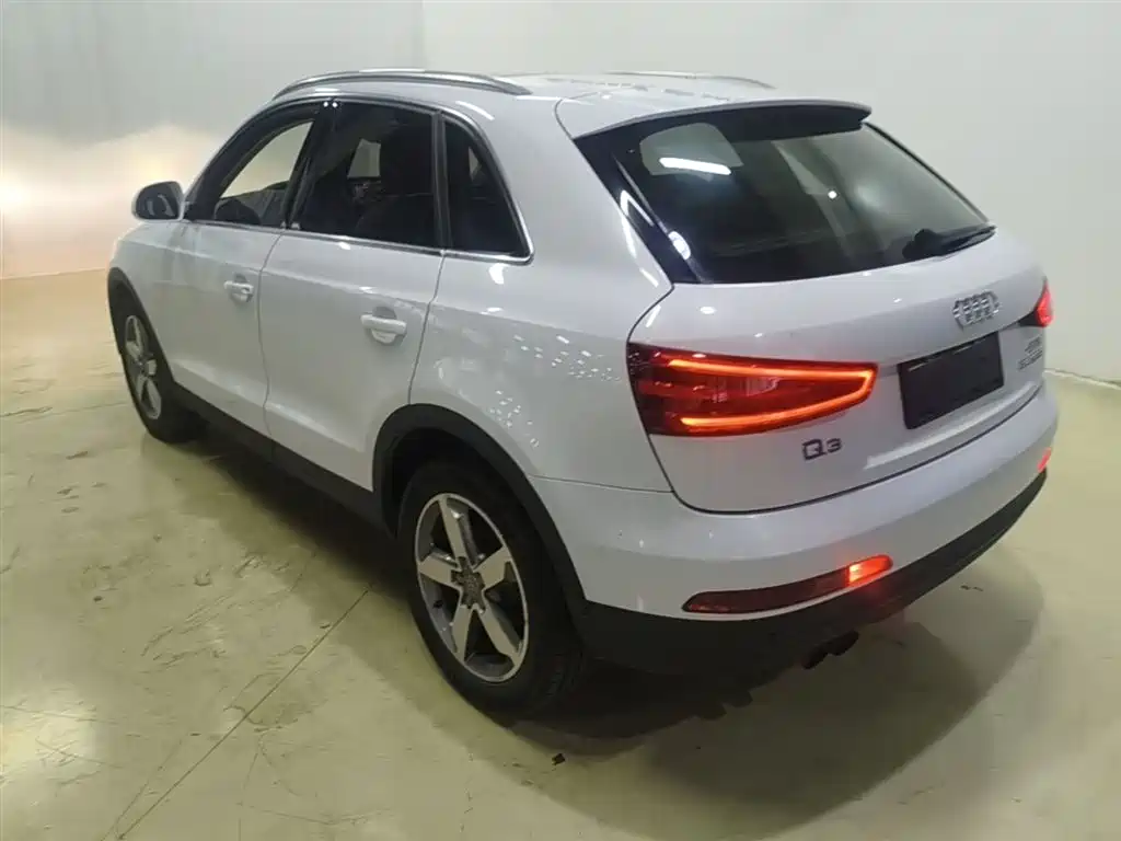 Audi Q3 2016 — фото 5