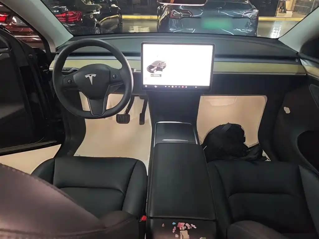 Tesla Model Y 2023 — фото 10