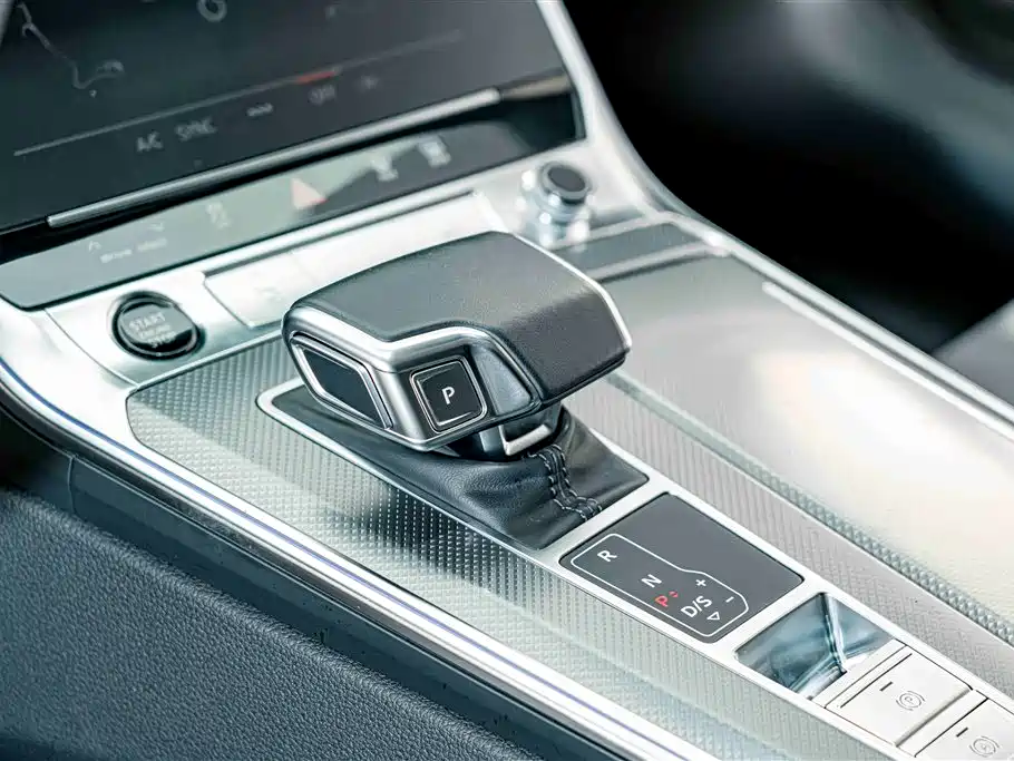 Audi A6L 2024 — фото 15
