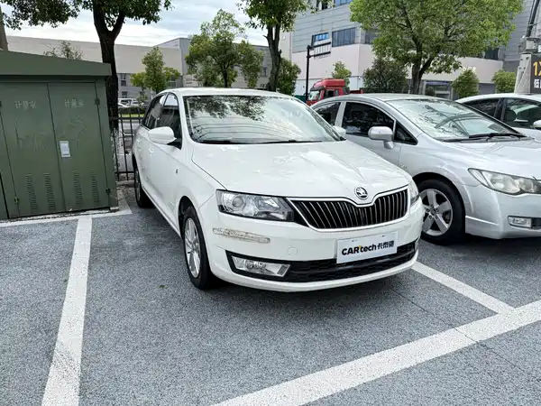 Skoda Rapid Spaceback 2014