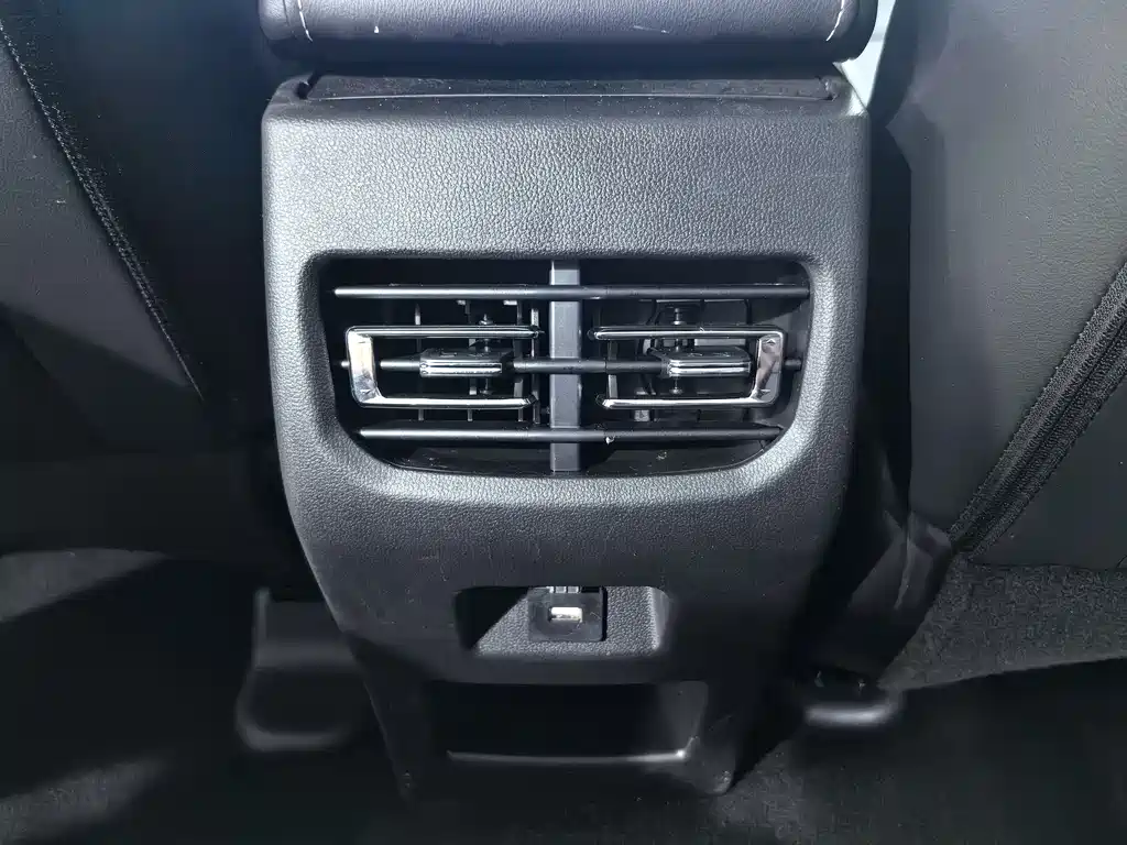 Haval M6 2021 — фото 13
