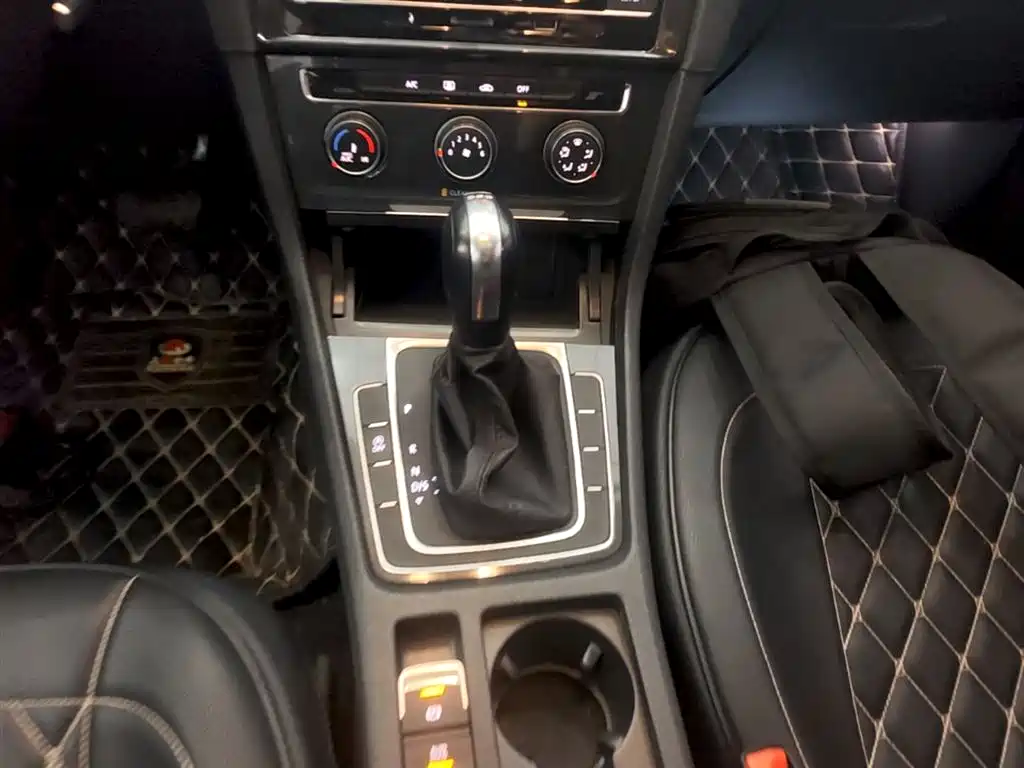 Volkswagen Golf 2018 — фото 14
