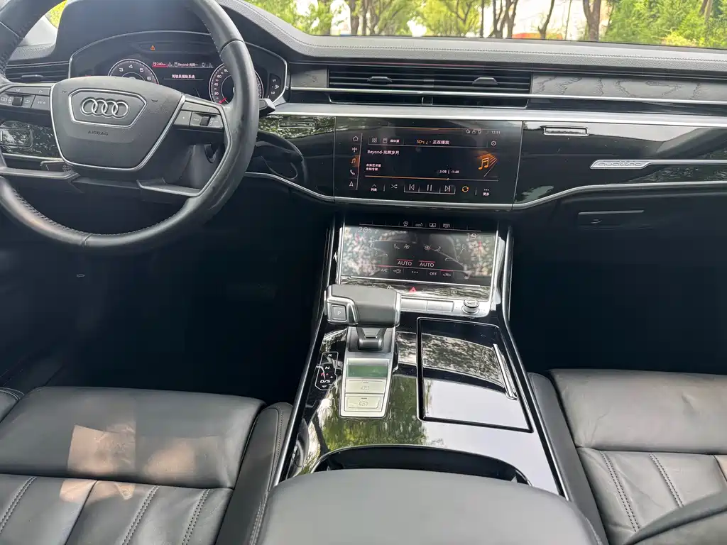 Audi A8 2021 — фото 13