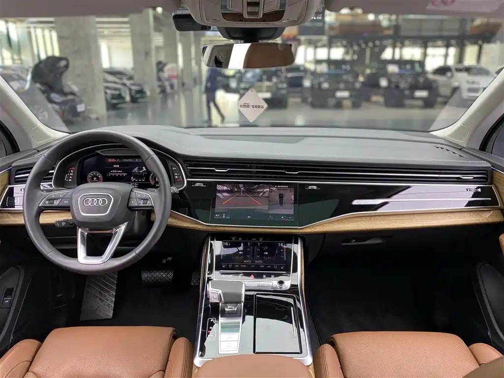 Audi Q7 2023 — фото 13