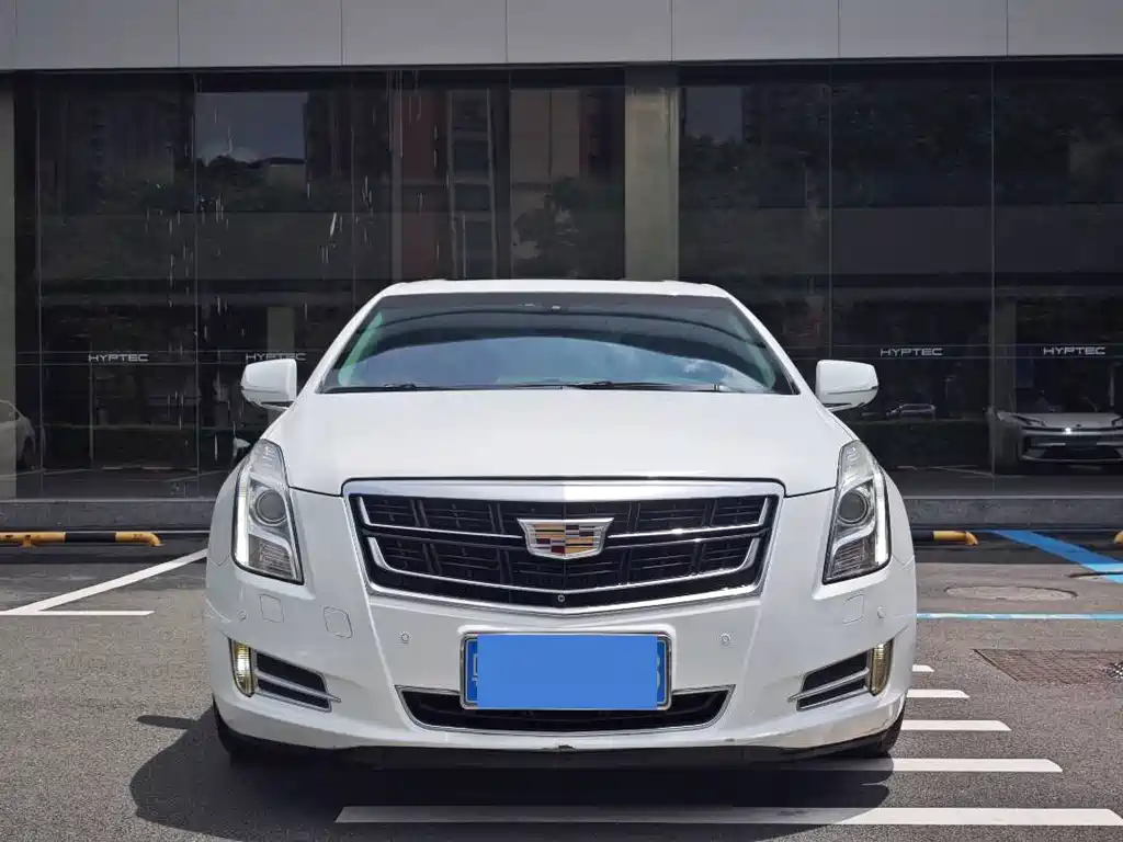 Cadillac XTS 2016 — фото 2