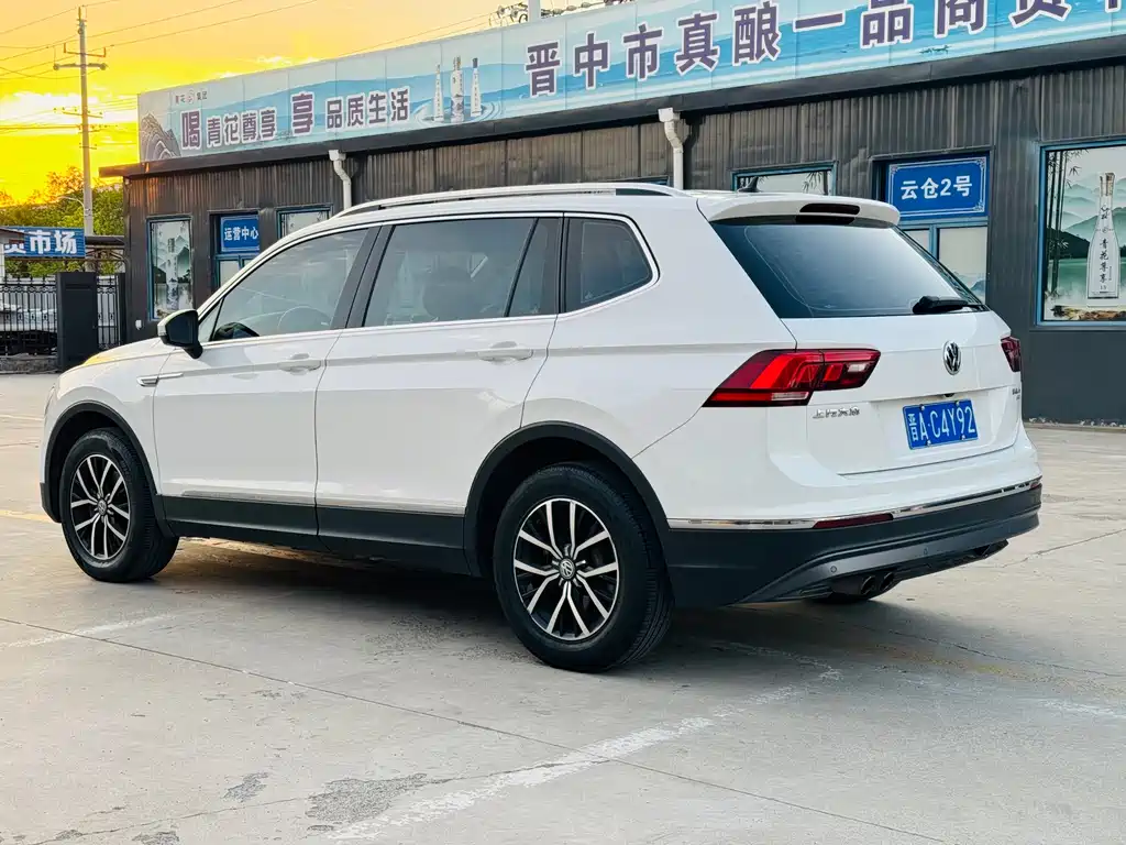 Volkswagen Tiguan L 2018 — фото 8