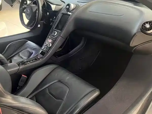 McLaren 12C 2015