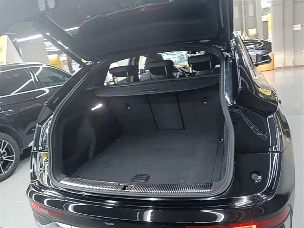 Audi Q5L Sportback 2021 — фото 19