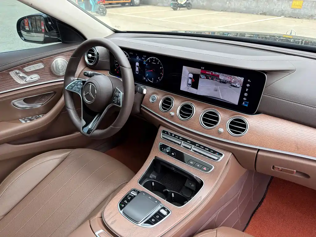 Mercedes-Benz E-Class 2023 — фото 12