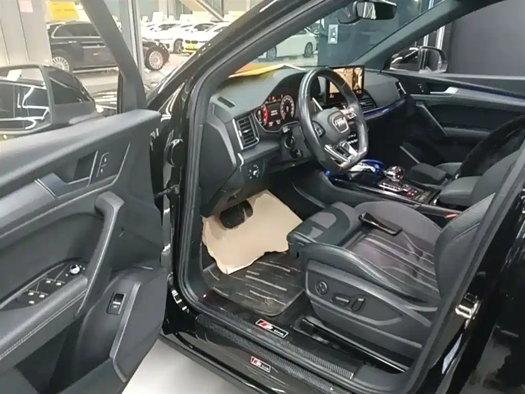 Audi Q5L Sportback 2021 — фото 16