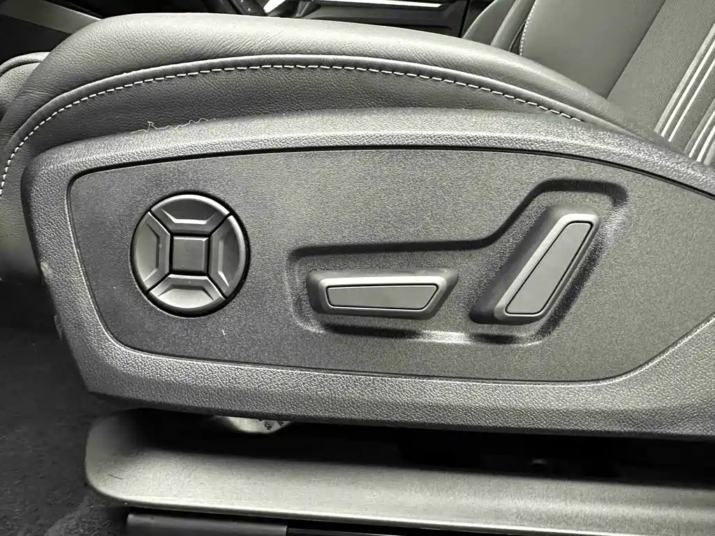 Audi A3 2023 — фото 11