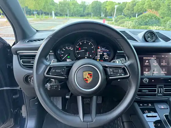 Porsche Macan 2023