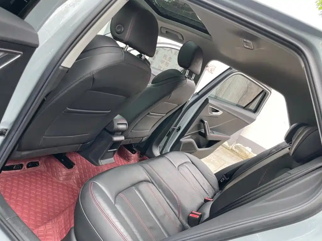 Audi Q2L 2023