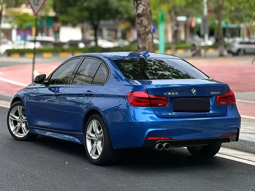 BMW 3 Series 2018 — фото 3
