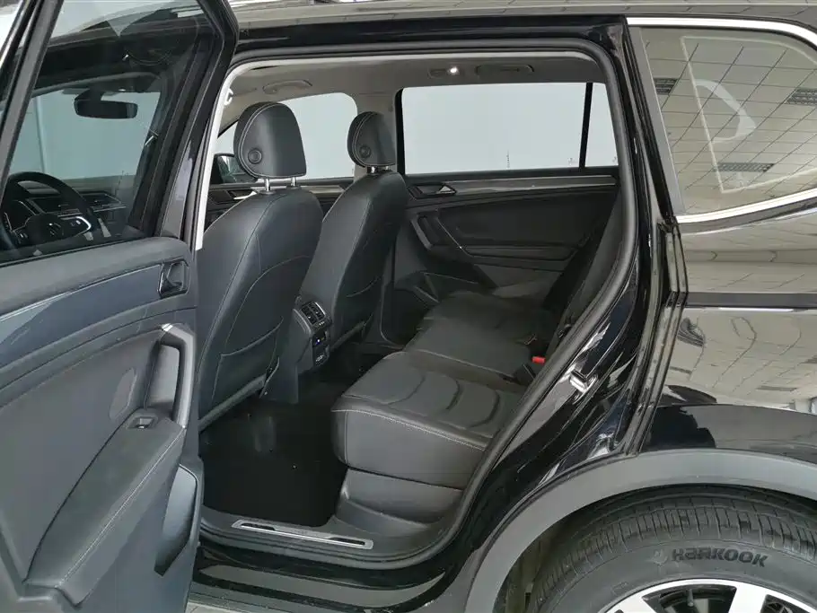 Volkswagen Tiguan L 2021 — фото 11