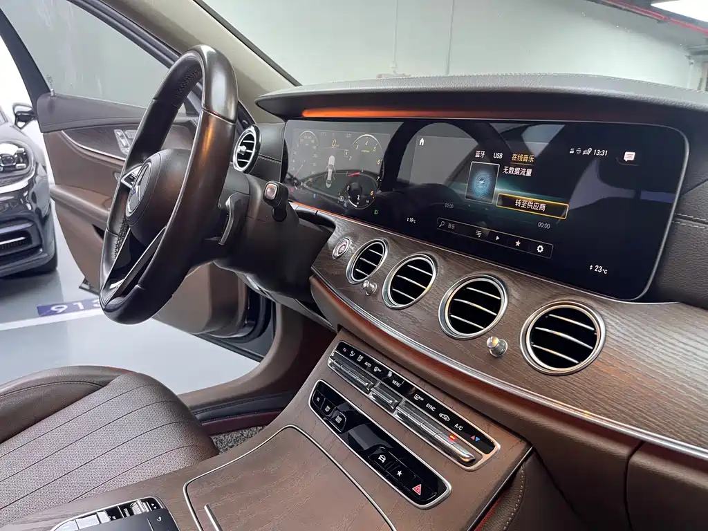 Mercedes-Benz E-Class 2021 — фото 12