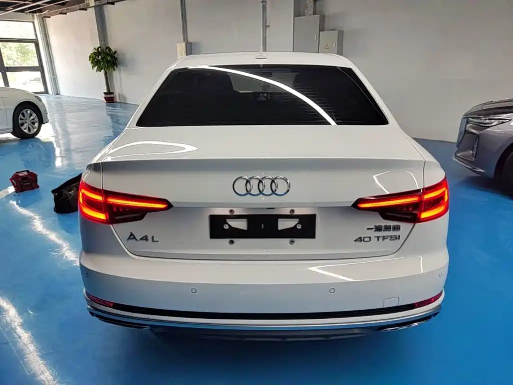 Audi A4L 2019
