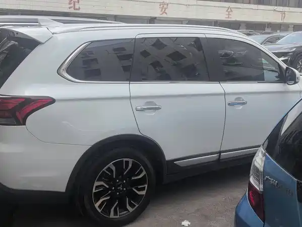 Mitsubishi Outlander 2019