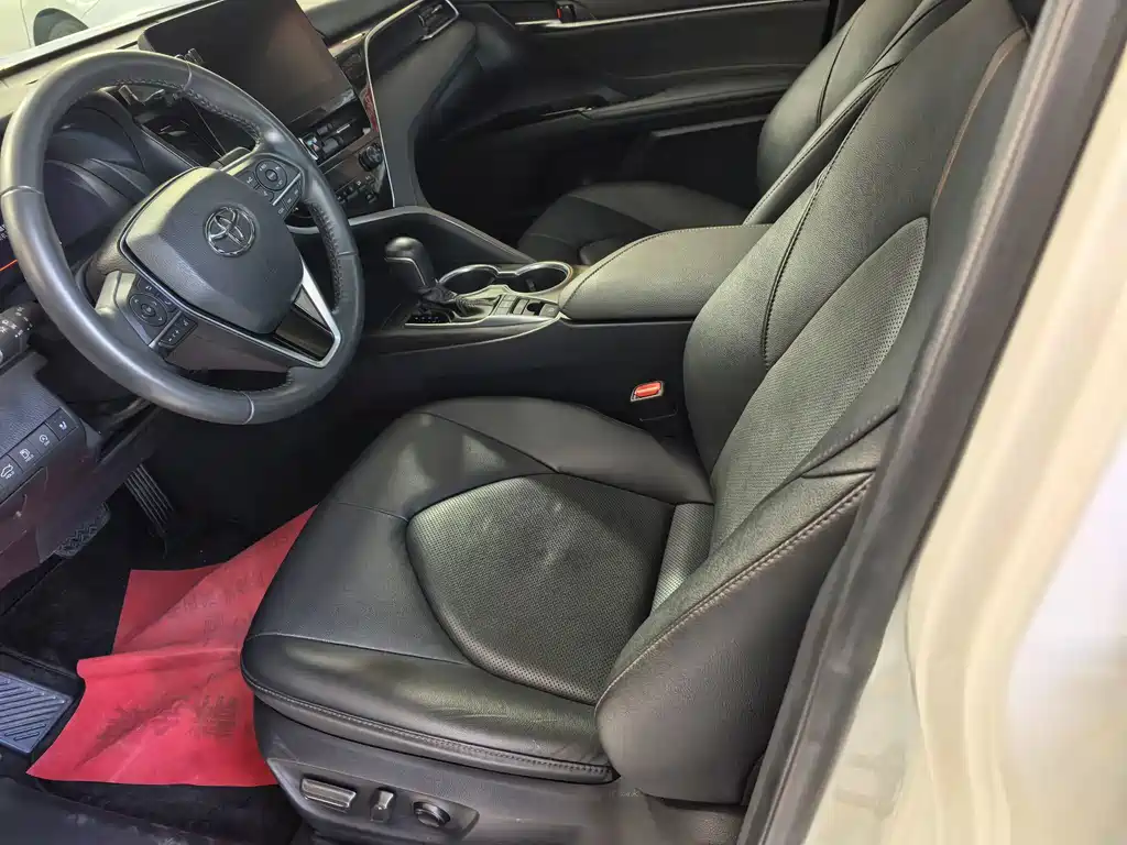 Toyota Camry 2022 — фото 14