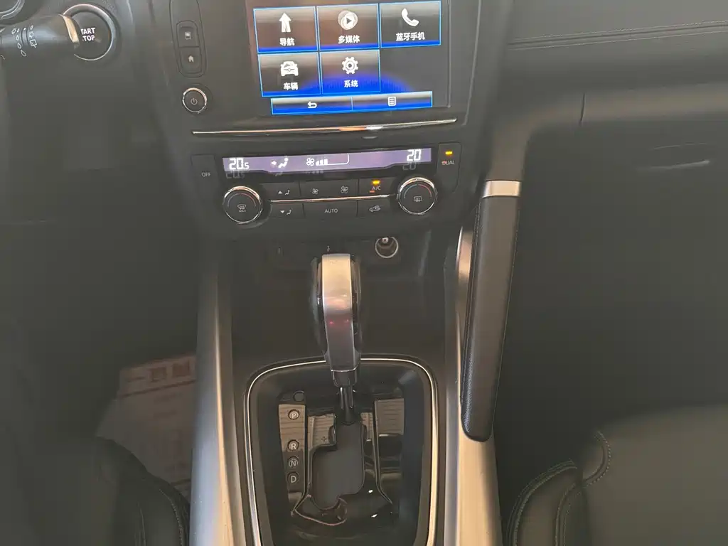 Renault Kadjar 2017 — фото 14