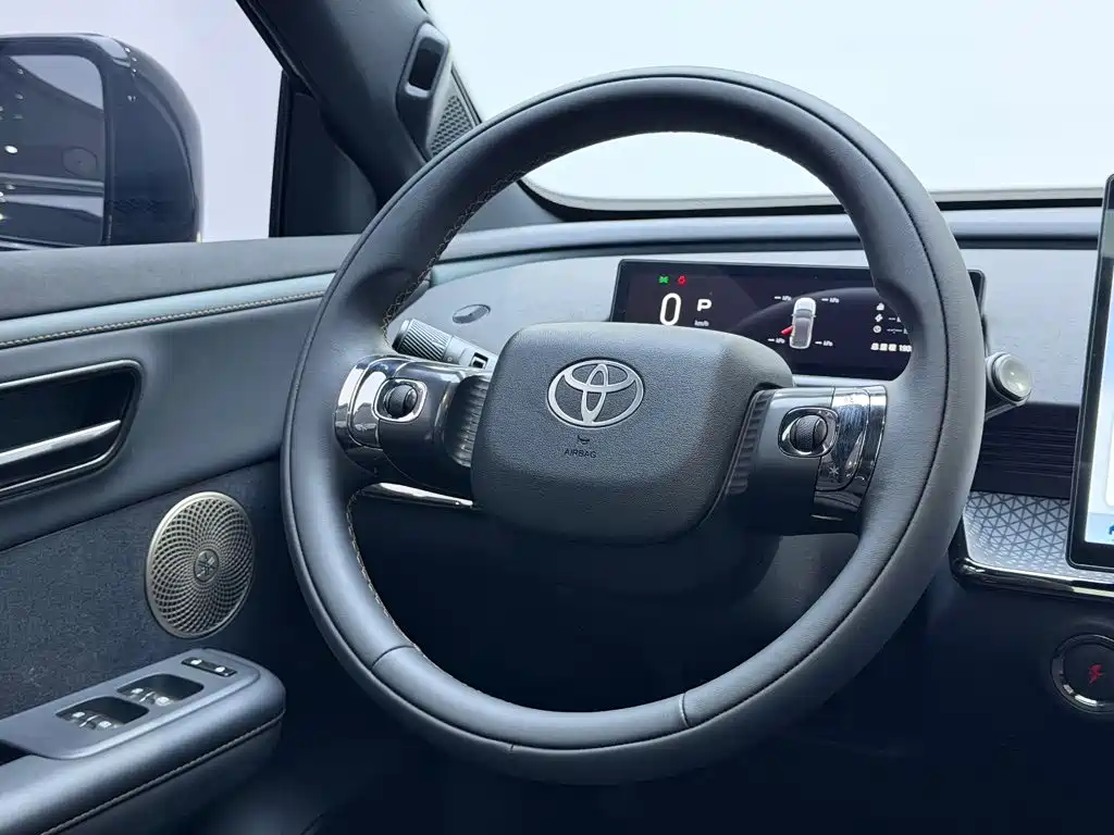 Toyota bZ3X 2025 — фото 10