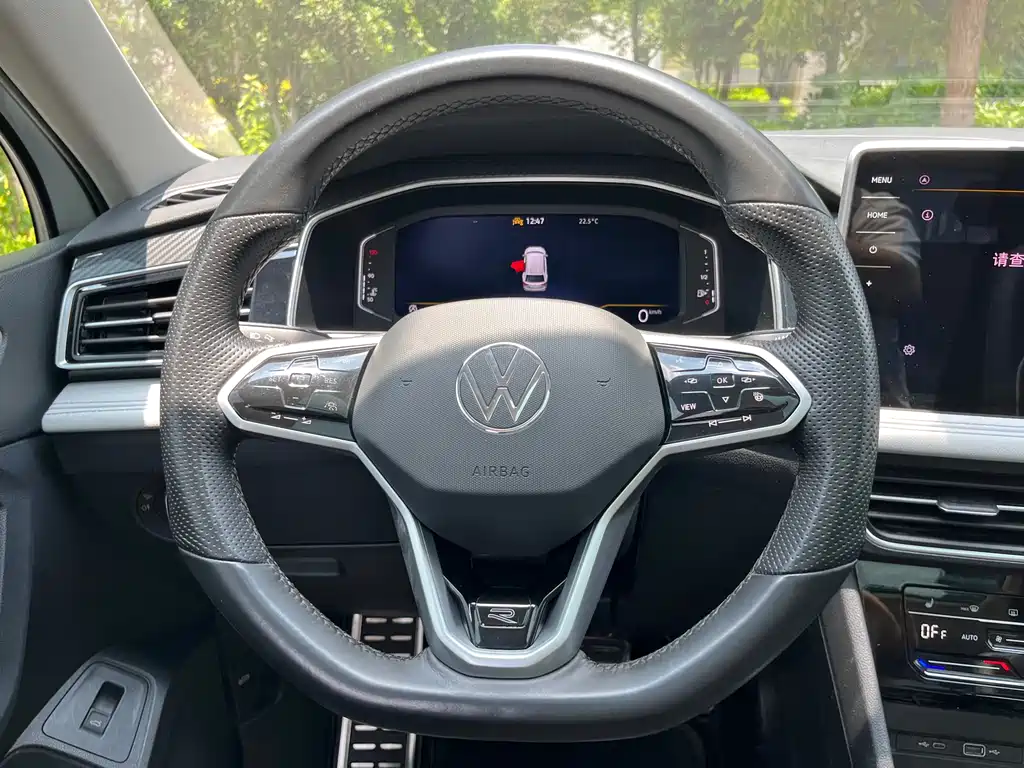 Volkswagen Tiguan L 2023 — фото 11