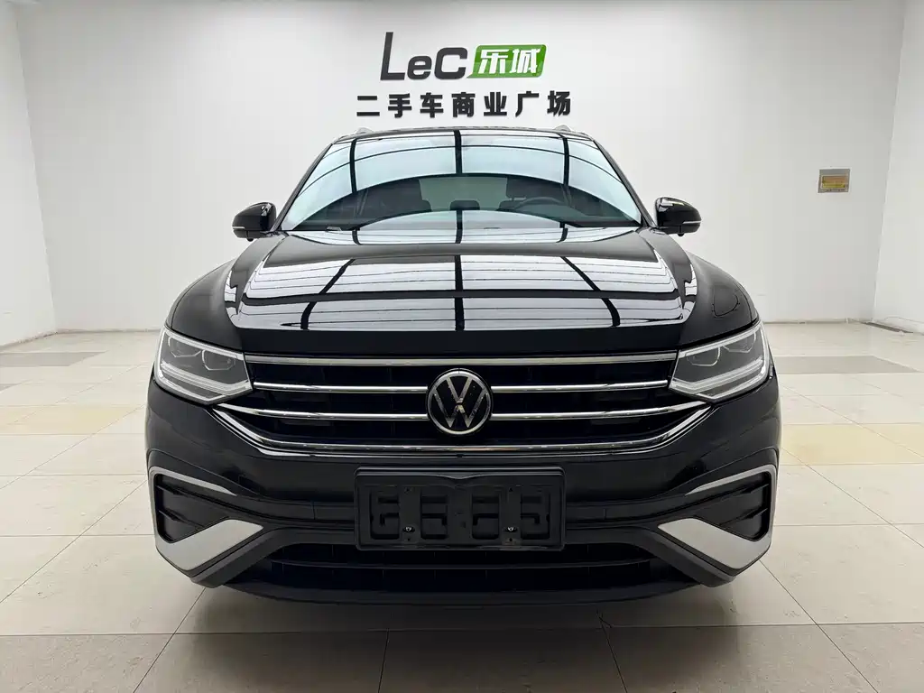 Volkswagen Tiguan L 2023 — фото 2