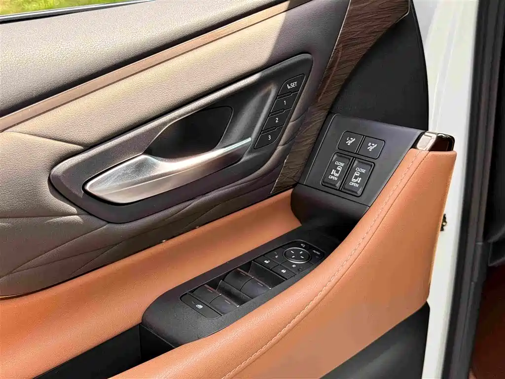 Toyota Vellfire 2024 — фото 29