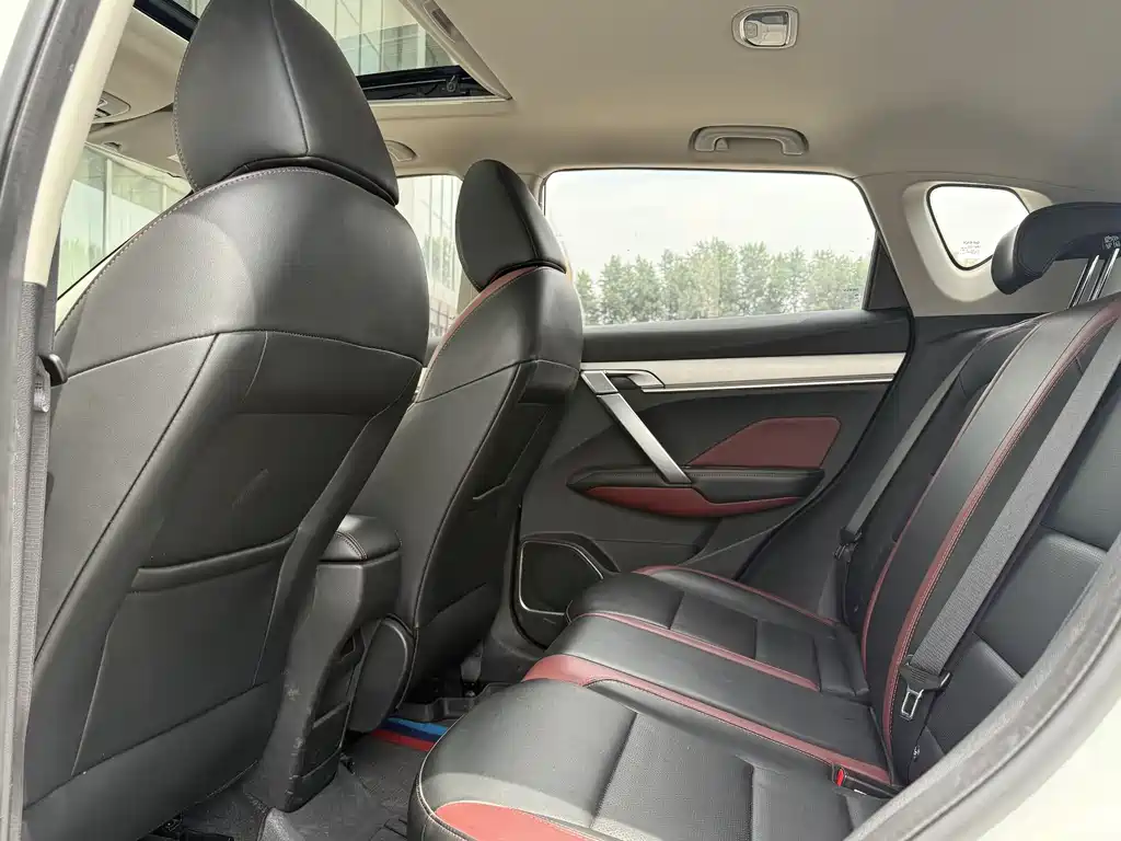 Geely Binyue 2022