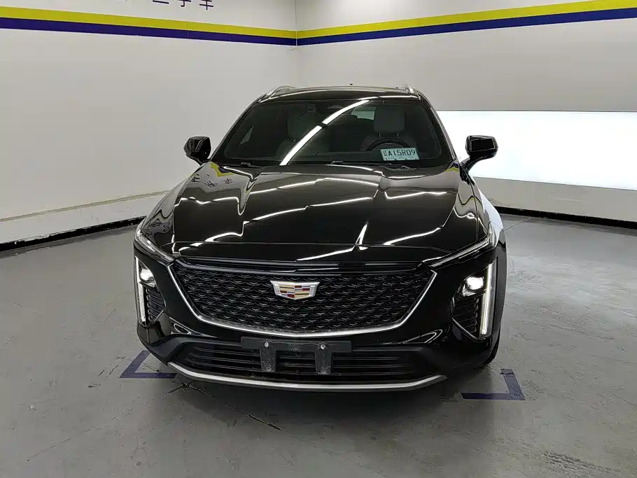 Cadillac GT4 2025 — фото 2