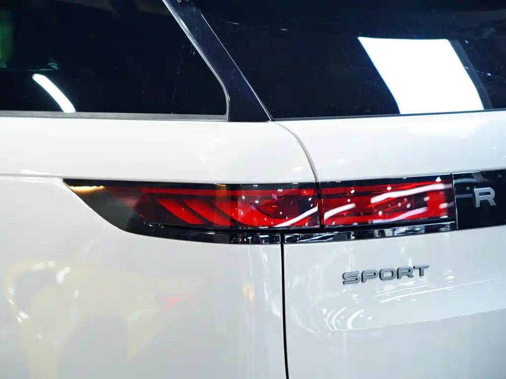 Land Rover Range Rover Sport 2025 — фото 8