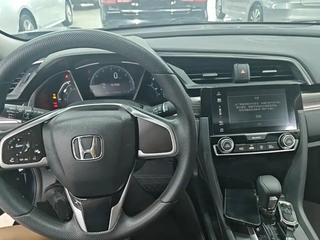 Honda Civic 2021 — фото 10
