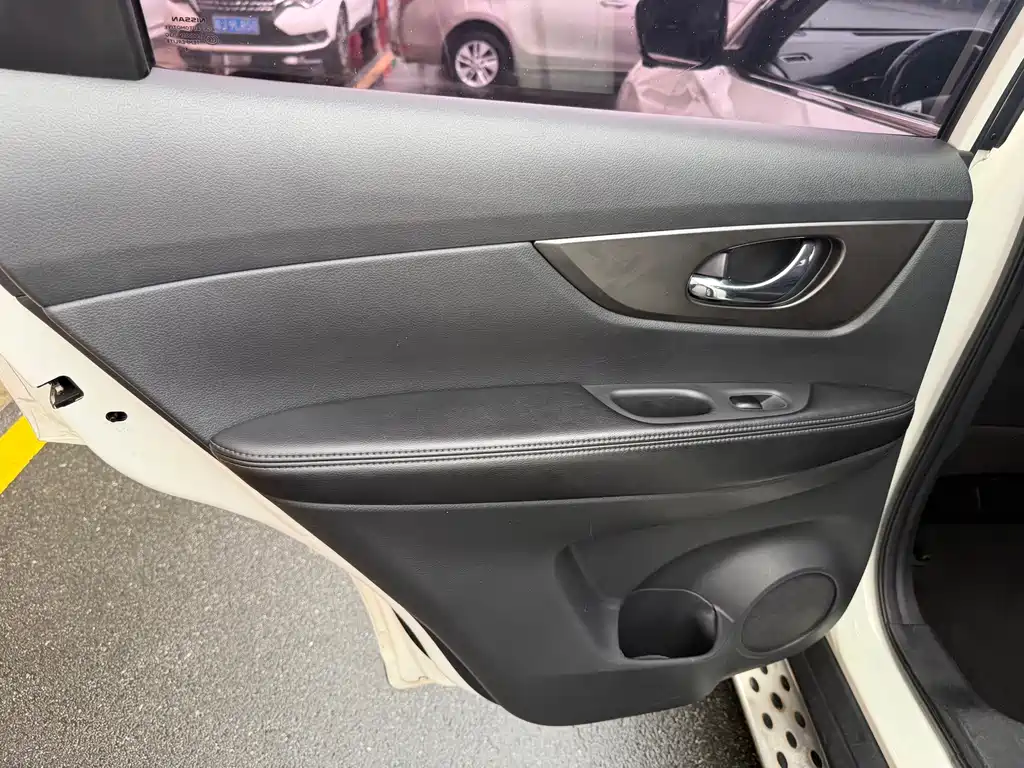 Nissan X-Trail 2015 — фото 23
