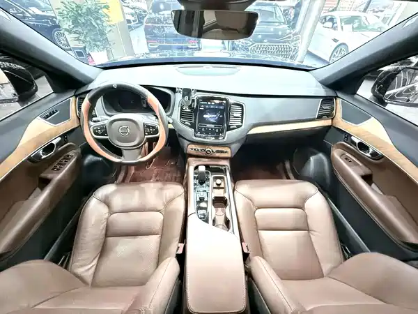 Volvo XC90 2024