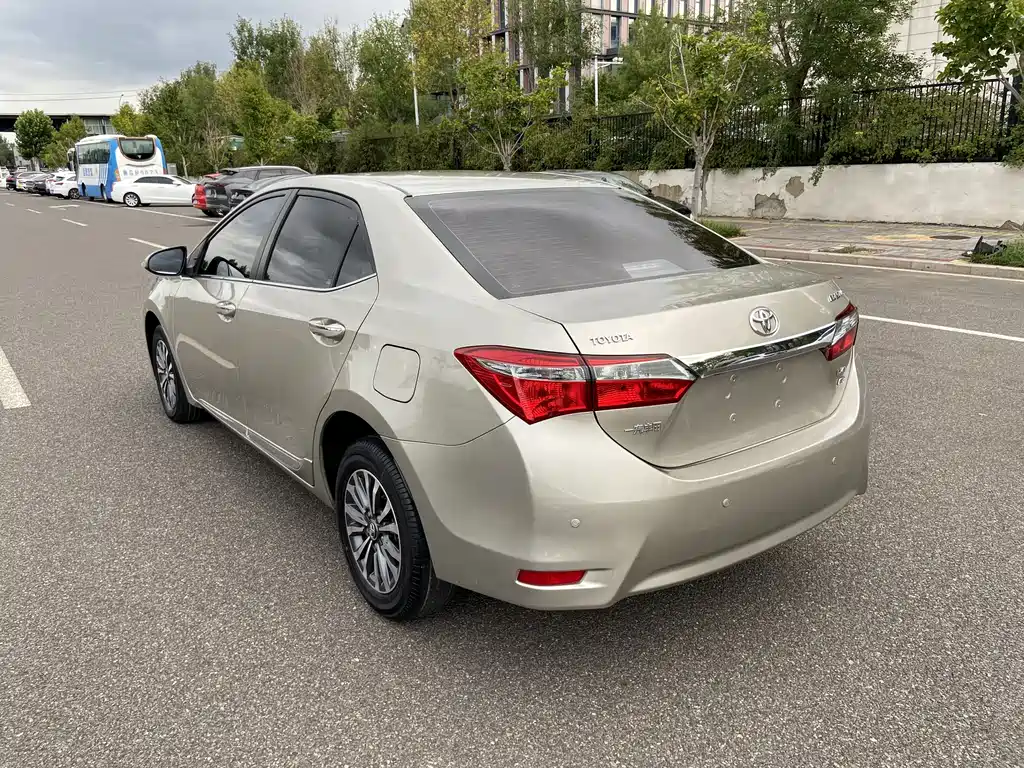 Toyota Corolla 2018 — фото 6
