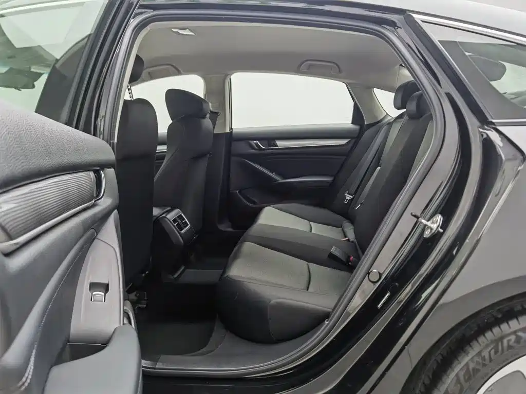 Honda Accord 2020 — фото 15