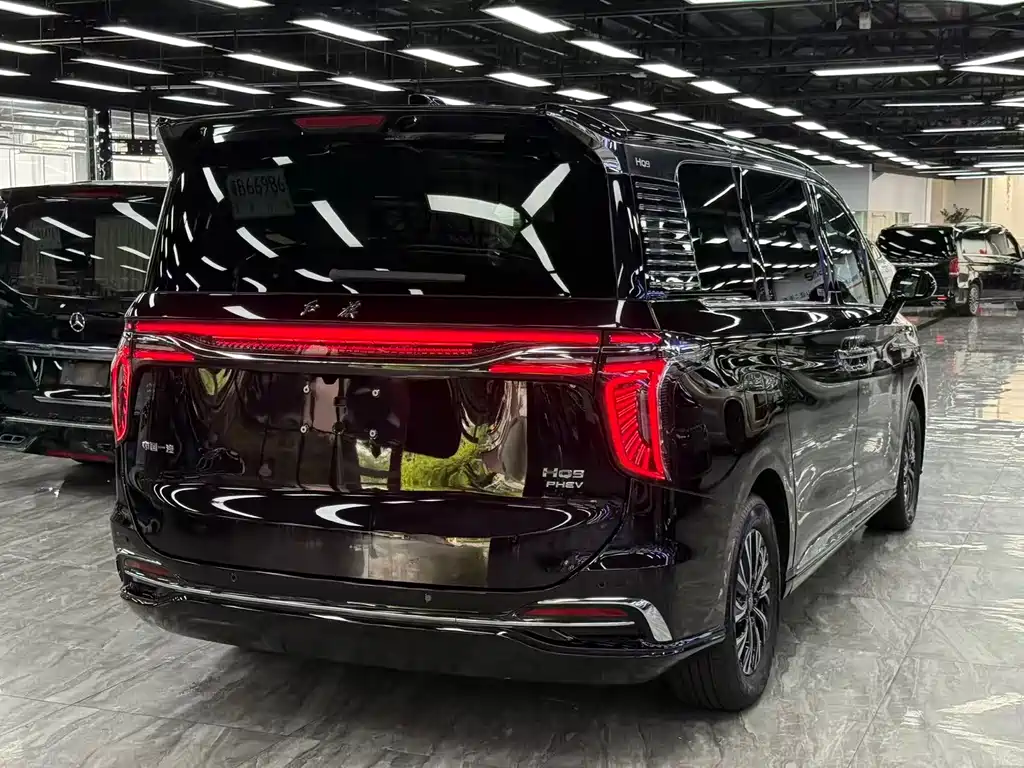 Hongqi HQ9 PHEV 2024 — фото 16