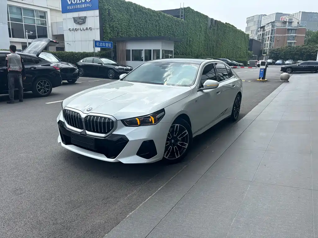 BMW 5 Series 2025