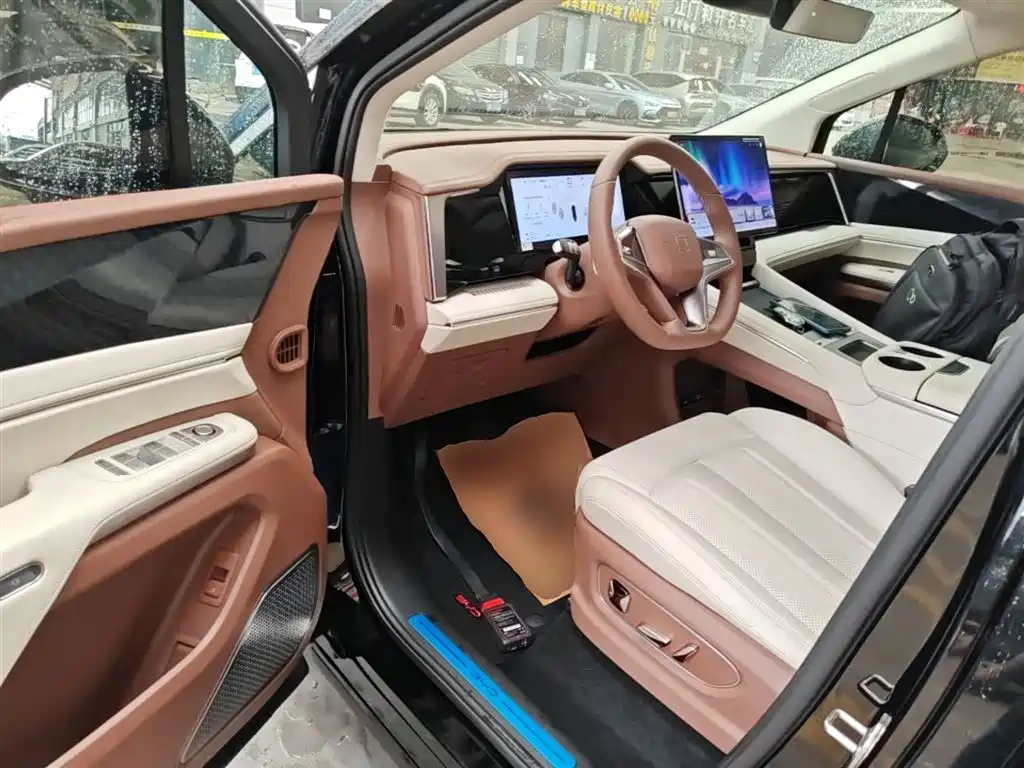 BYD Xia 2025 — фото 16