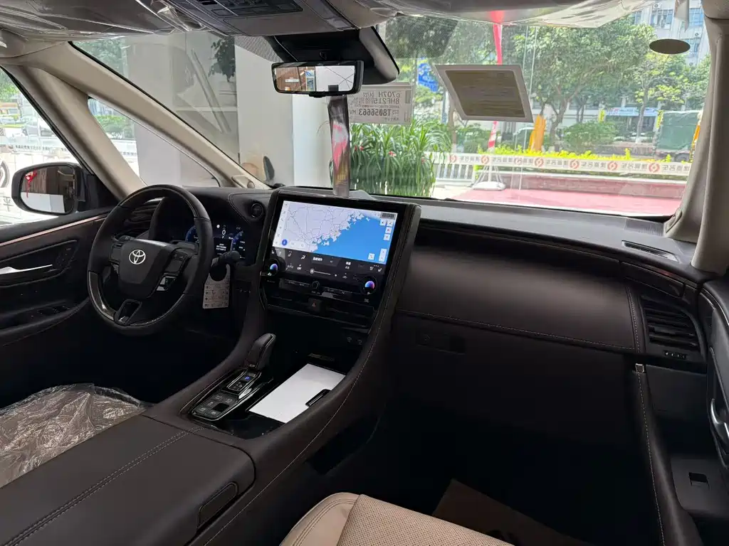 Toyota Alphard 2024 — фото 6
