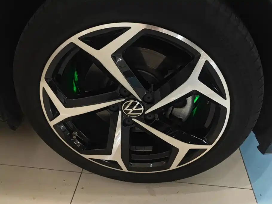 Volkswagen Magotan 2025